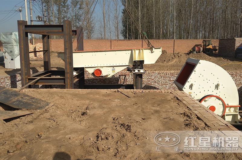 時產(chǎn)200噸石灰石破碎制砂用重錘破碎機 時產(chǎn)200噸石灰石破碎制砂用重錘破碎機