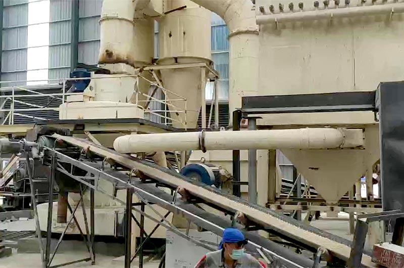 雷蒙磨環(huán)保磨粉車間 雷蒙磨環(huán)保磨粉車間