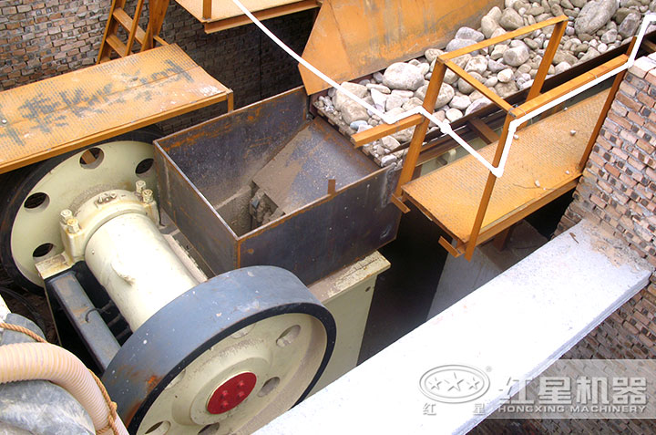 顎式破碎機(jī)、給料機(jī)
