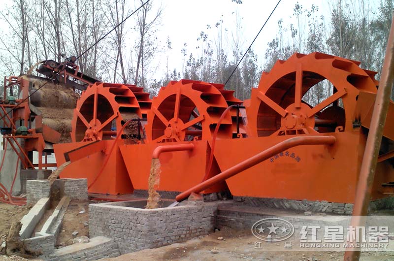 三臺洗砂機(jī)同時生產(chǎn)，更有效