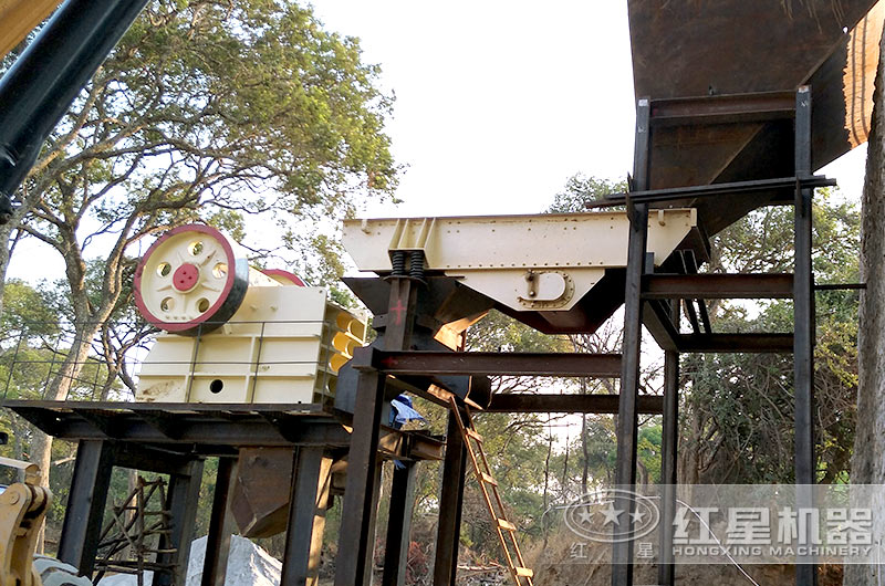 69破碎機生產(chǎn)現(xiàn)場，占地小